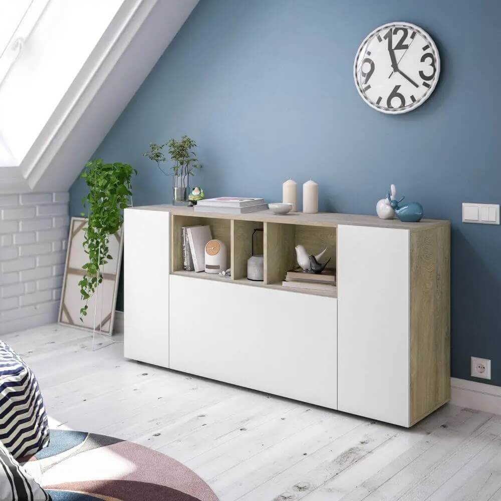 Aparador de 3 puertas con huecos